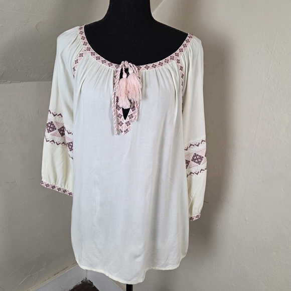 Solitaire Cream Embroidered Blouse Size L - Picture 2 of 12